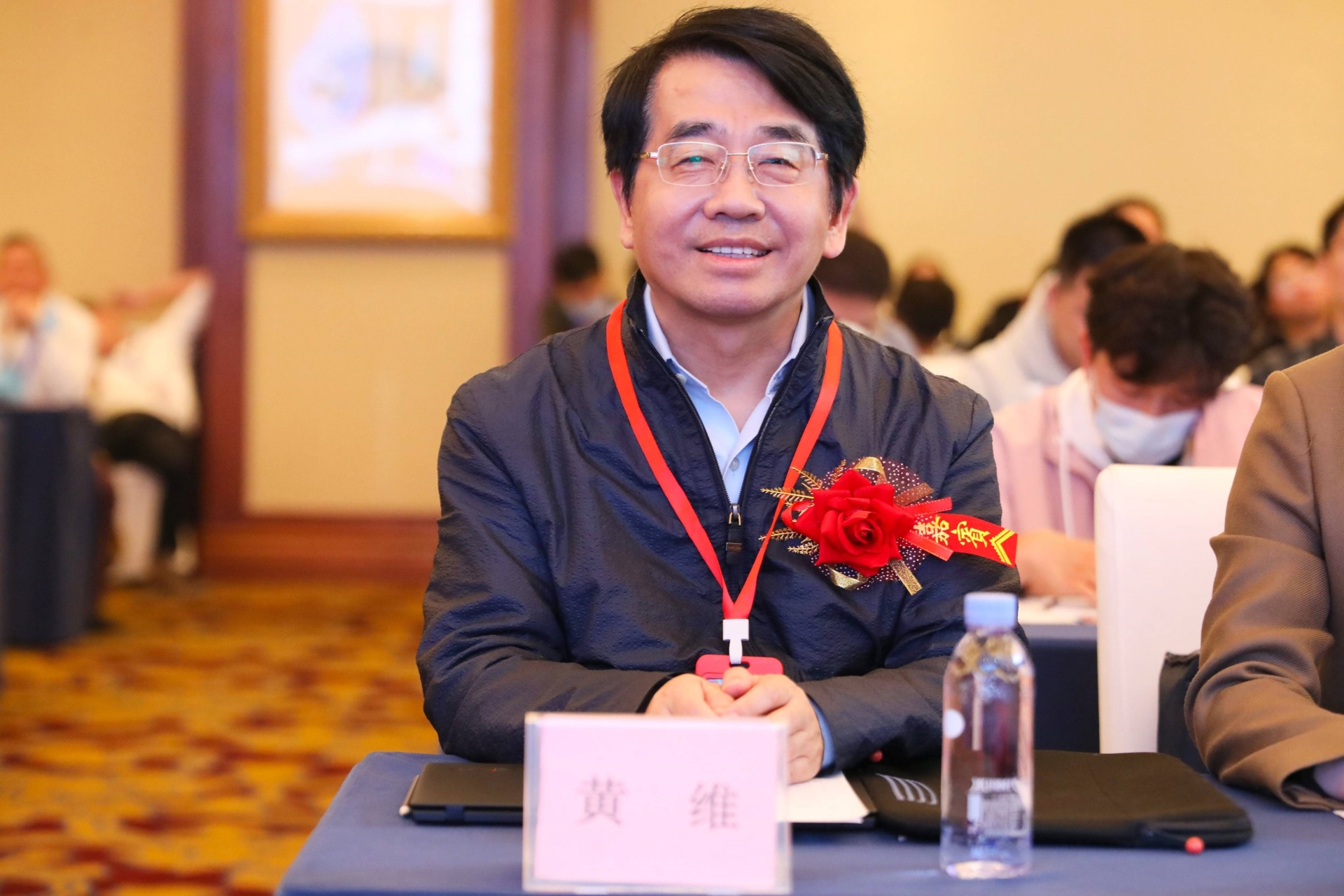 黄维直排(1).jpg